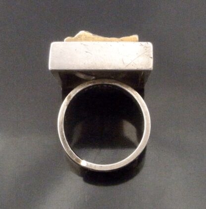 Hermann Siersbol, silver and silver gilt brutalist ring, Denmark, circa 1985 (Ref S+2221) - Image 5
