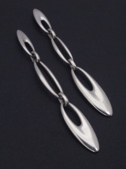 Regitze Overgaard for Georg Jensen, pair of silver 'Zephyr' drop earrings, #500, Denmark, pre 2012 (Ref S+2238) SOLD - Image 2