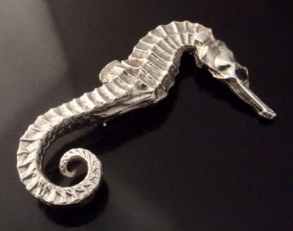 Tony and Susan Appleton, sapphire set heavy silver seahorse brooch, London, 2000 (Ref S+2446) SOLD - Image 3
