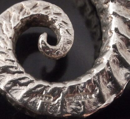 Tony and Susan Appleton, sapphire set heavy silver seahorse brooch, London, 2000 (Ref S+2446) SOLD - Image 7