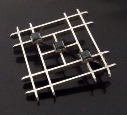 Anonymous, spectrolite set 830 standard silver brooch, possibly Finland, circa 1975 (Ref S+2210) - Image 2
