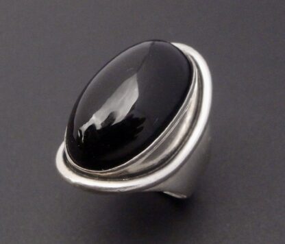Carl Ove Frydensberg, black onyx set silver ring, Denmark, circa 1970 (Ref S+2193) - Image 3