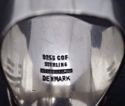 Carl Ove Frydensberg, black onyx set silver ring, Denmark, circa 1970 (Ref S+2193) - Image 4