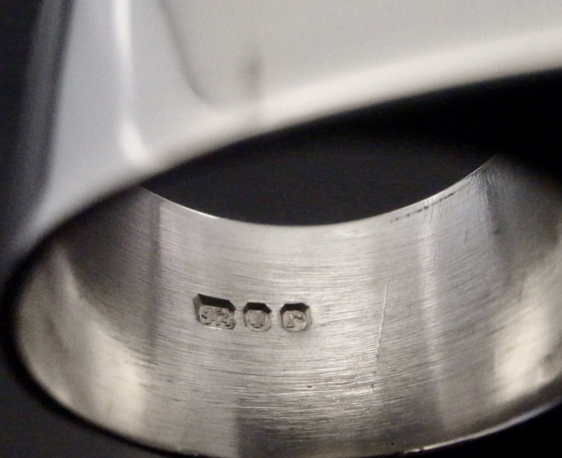 D R Cruickshank, plain silver ring, London, 1972 (Ref S+2317) SOLD - Image 9