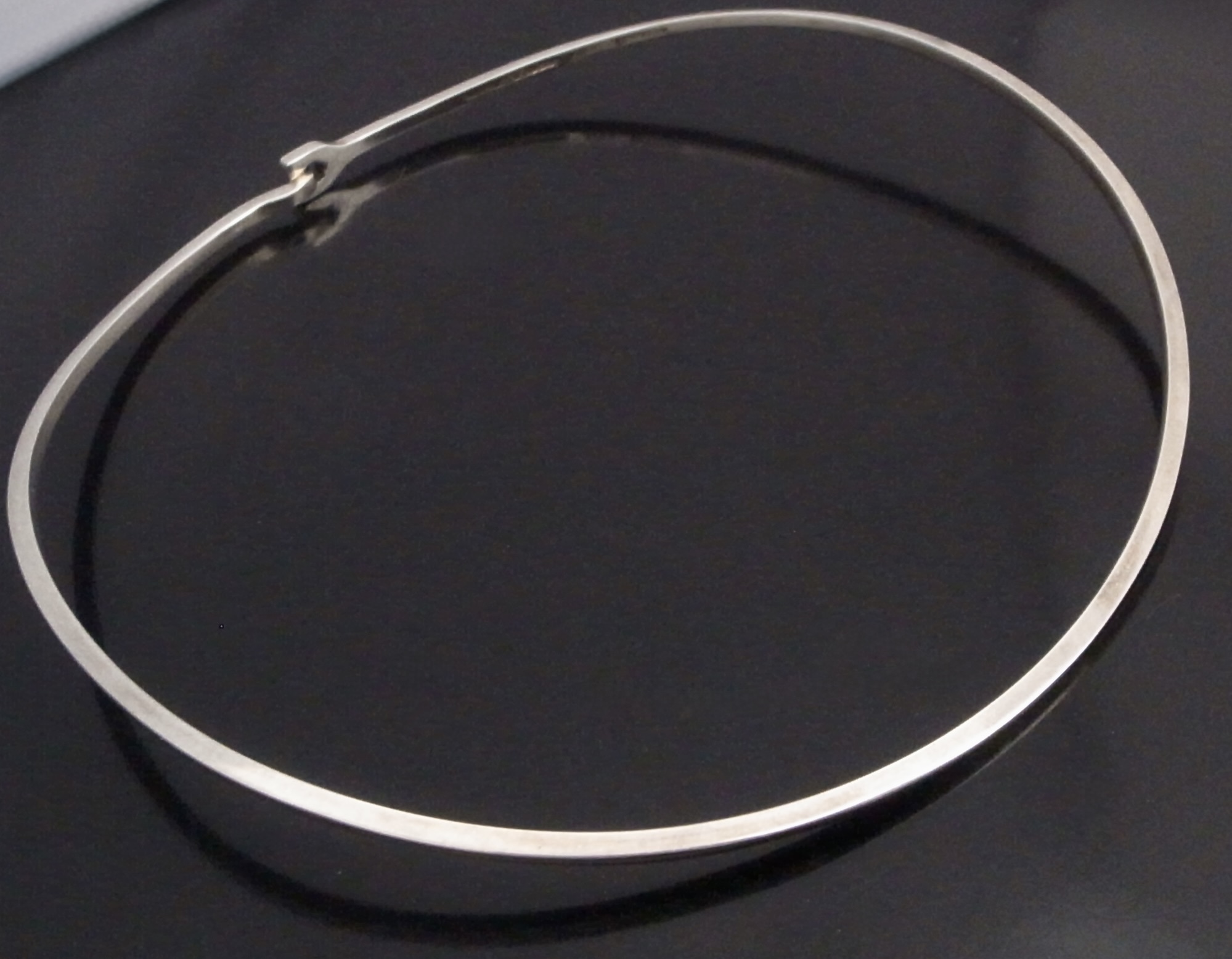 Andreas Mikkelsen, silver neckring, Denmark, circa 1974 (Ref S+2337) SOLD - Image 2