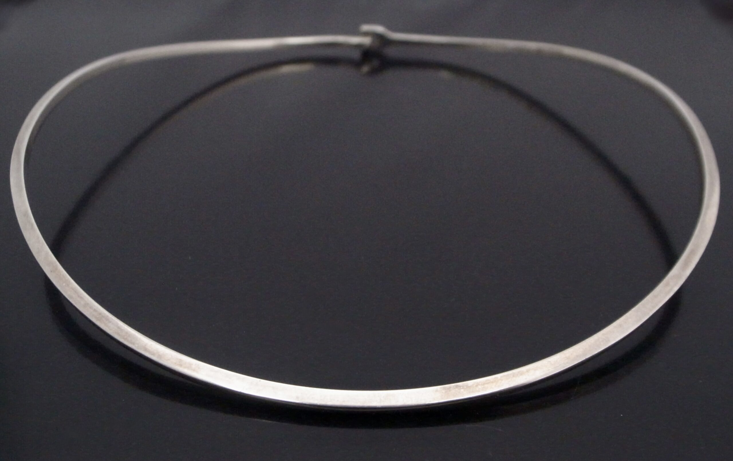 Andreas Mikkelsen, silver neckring, Denmark, circa 1974 (Ref S+2337) SOLD - Image 4