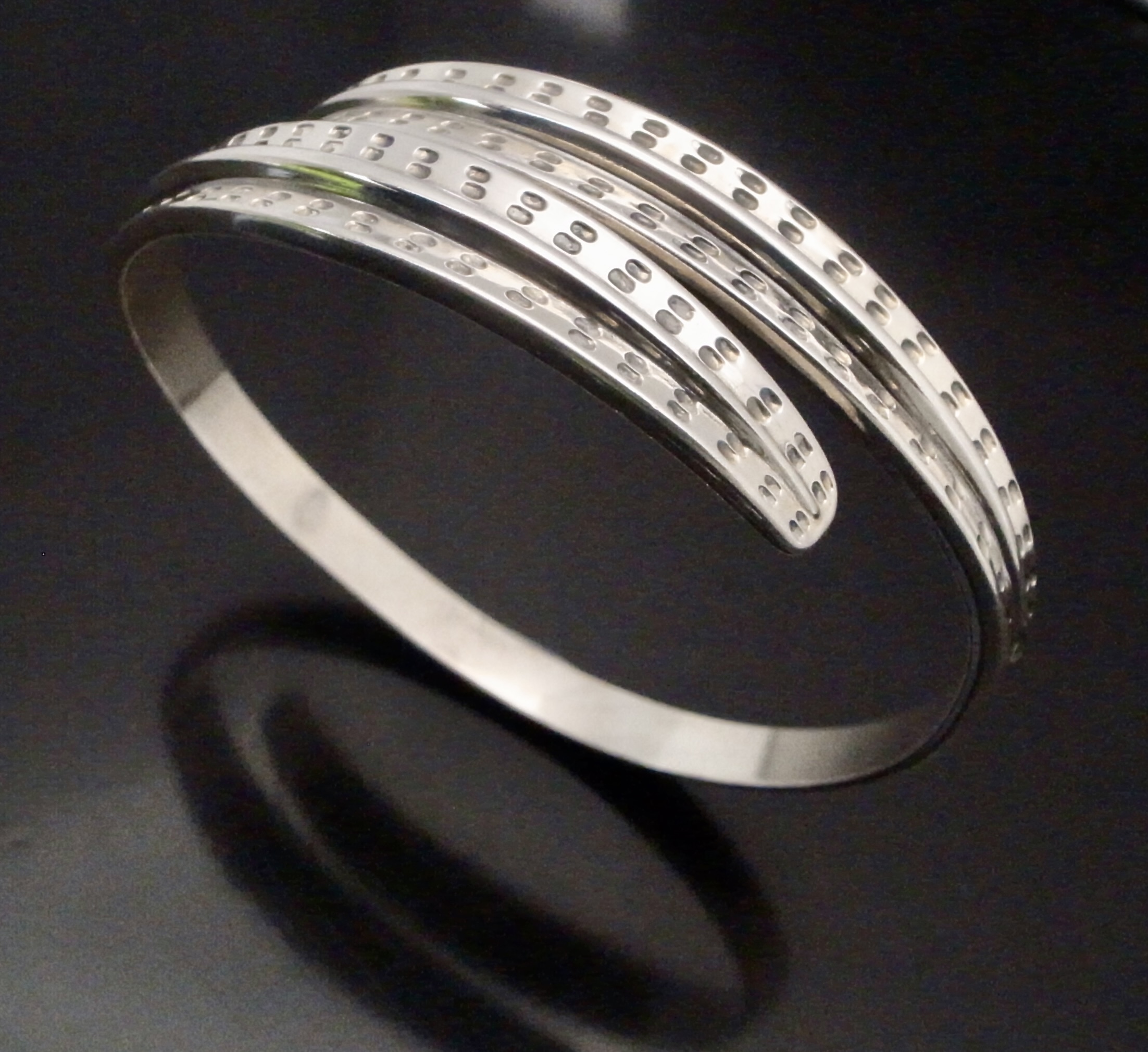 David-Andersen, silver 'Saga' bangle, Norway, circa 1965 (Ref S+2365) SOLD - Image 3