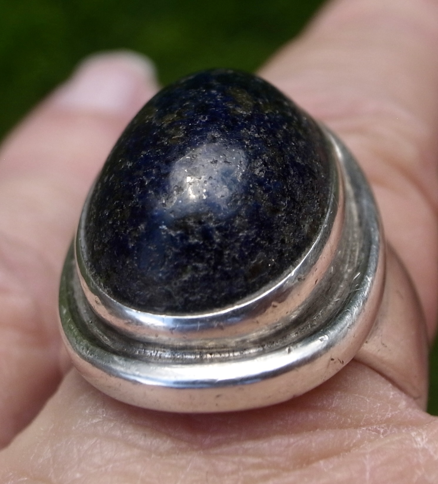 Harald Nielsen for Georg Jensen, lapis lazuli set silver ring, No.46A, Denmark, 1976 London import marks (Ref S+2397) - Image 15