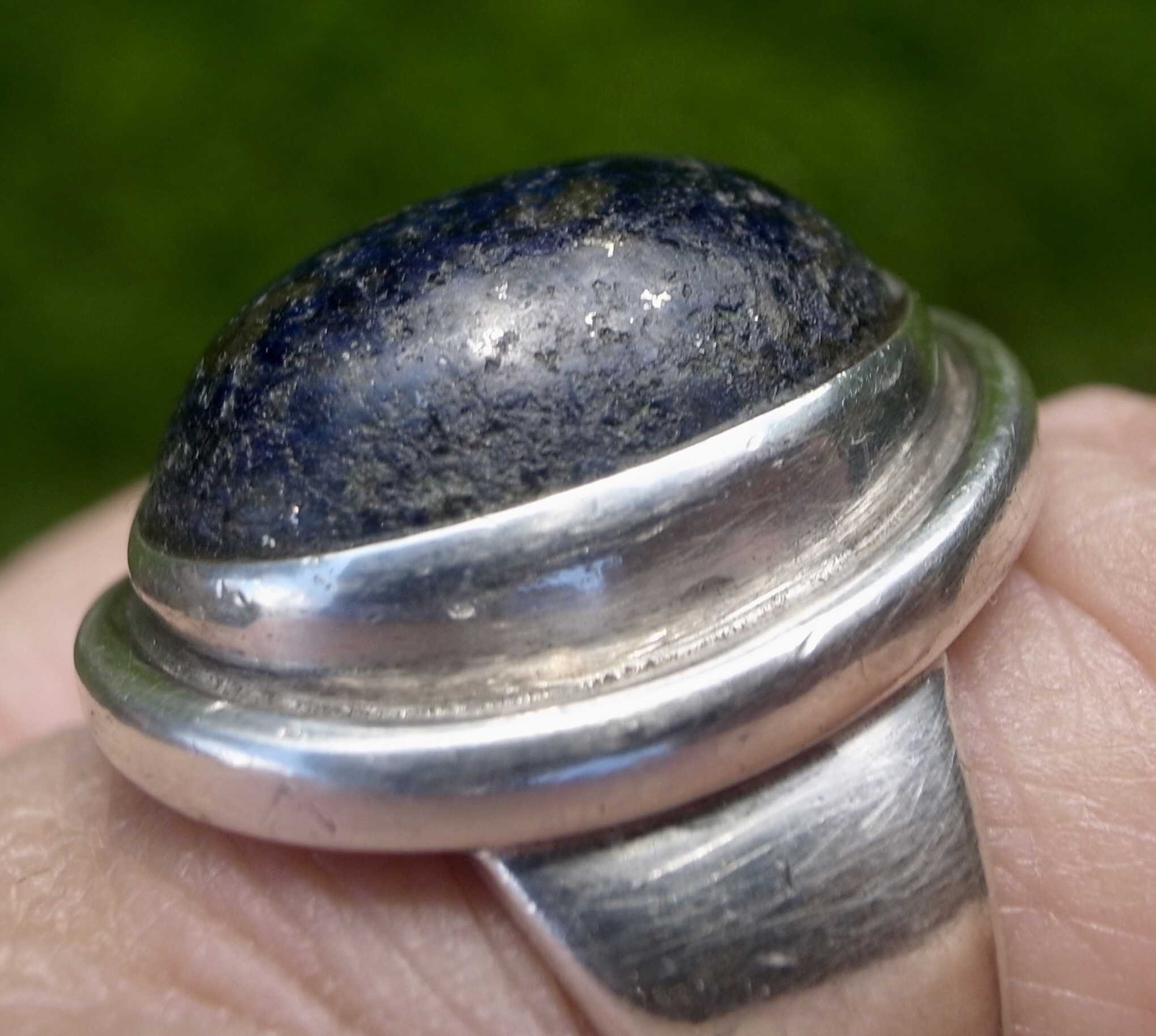 Harald Nielsen for Georg Jensen, lapis lazuli set silver ring, No.46A, Denmark, 1976 London import marks (Ref S+2397) - Image 16