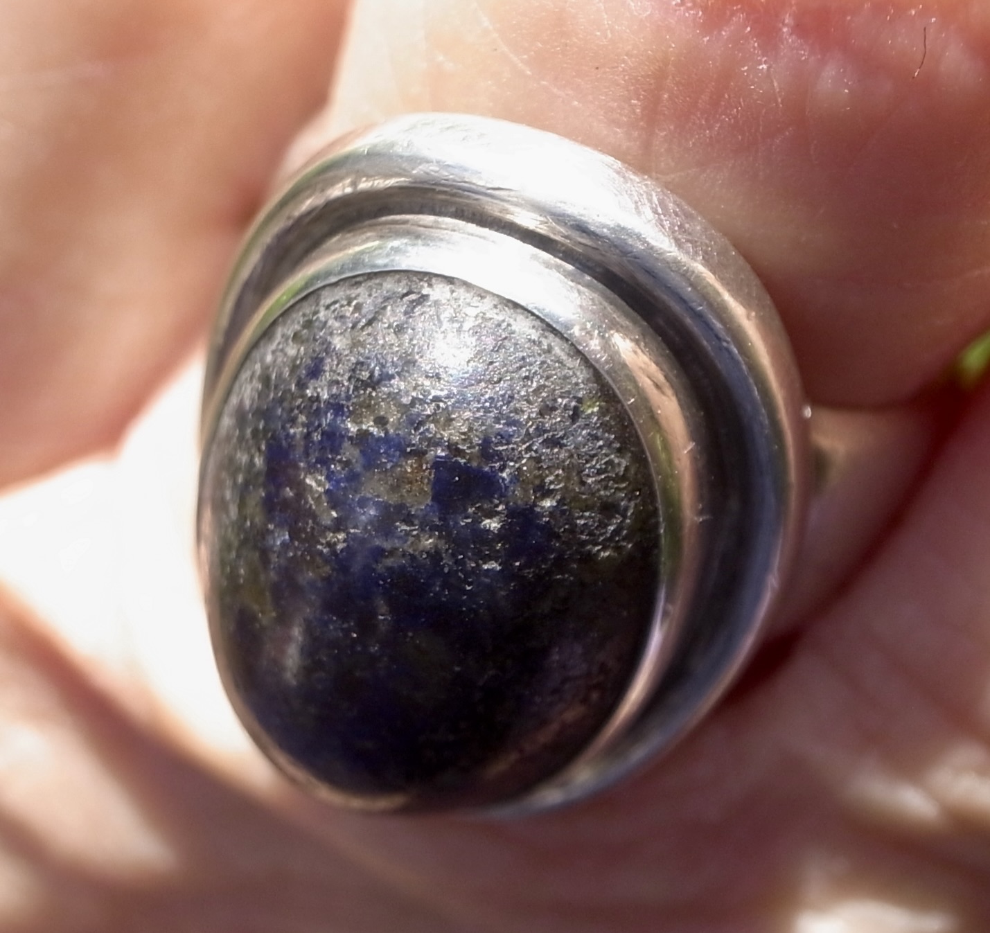 Harald Nielsen for Georg Jensen, lapis lazuli set silver ring, No.46A, Denmark, 1976 London import marks (Ref S+2397) - Image 18