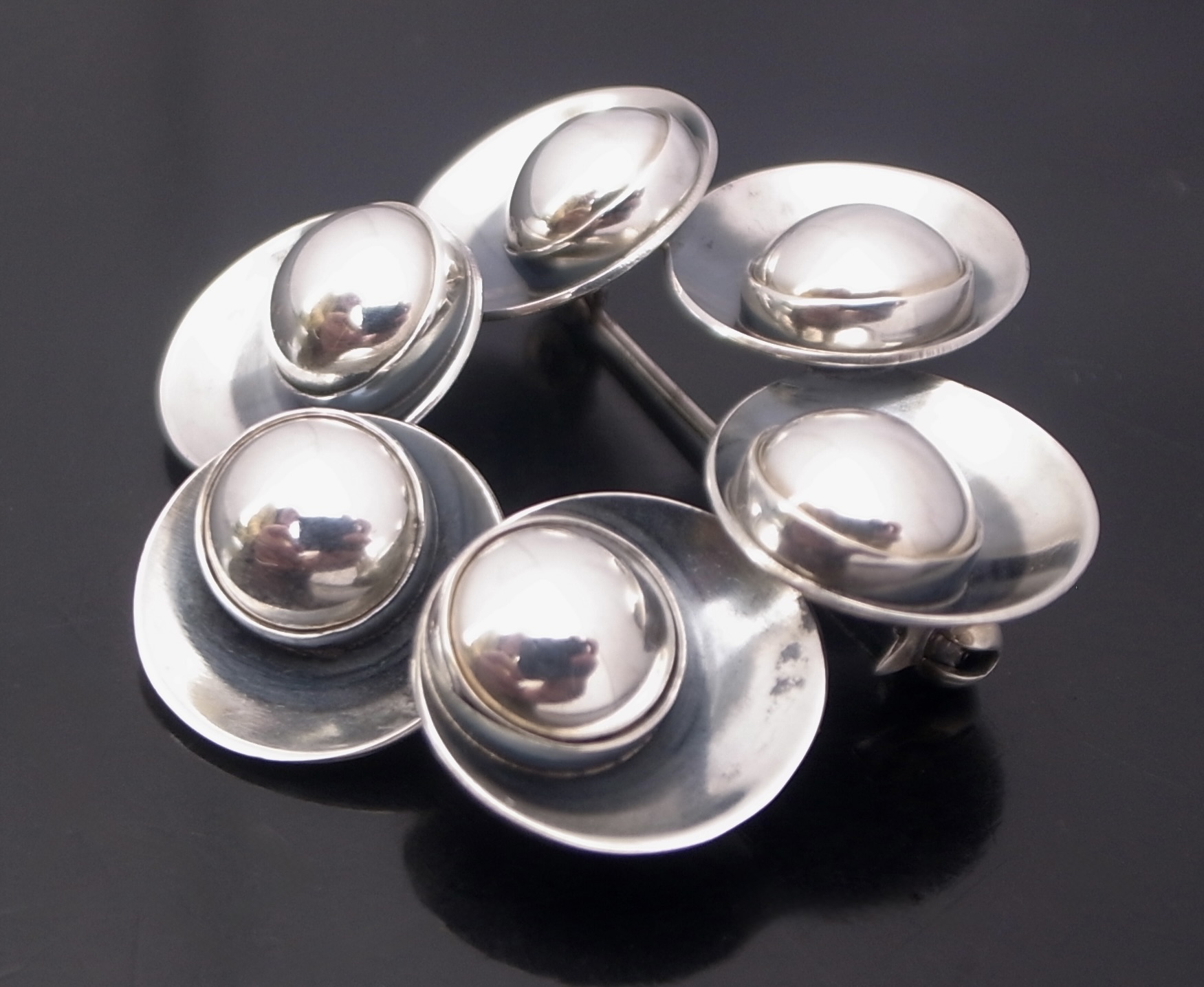 Niels Erik From, silver brooch, Denmark, 1973 London import marks (Ref S+2402) SOLD - Image 3