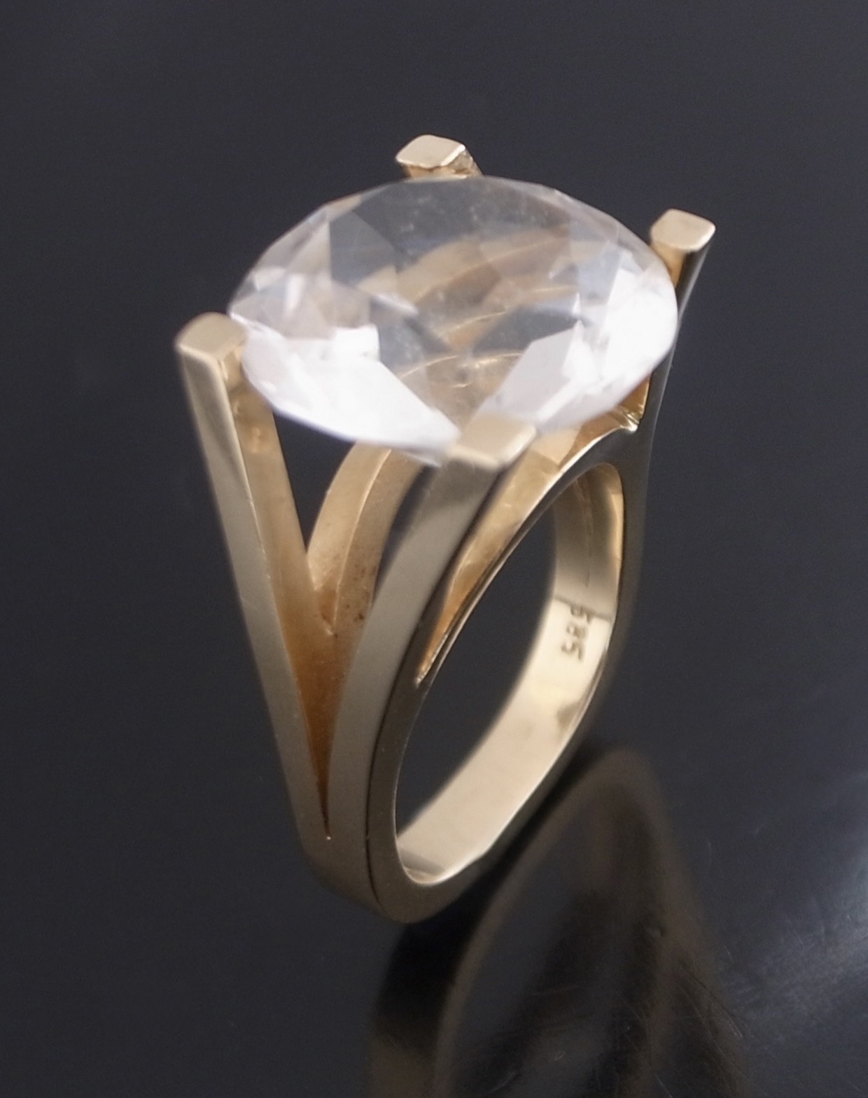 Knud V Andersen, rock crystal set 14 carat gold ring, Denmark, circa 1970 (Ref S+2364) SOLD - Image 3