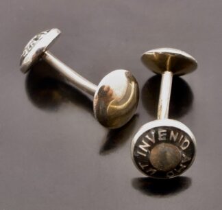 Shaun Leane, enamel and silver 'Amo Ut Invenio' cufflinks, London 2005 hallmark (Ref S+2432)