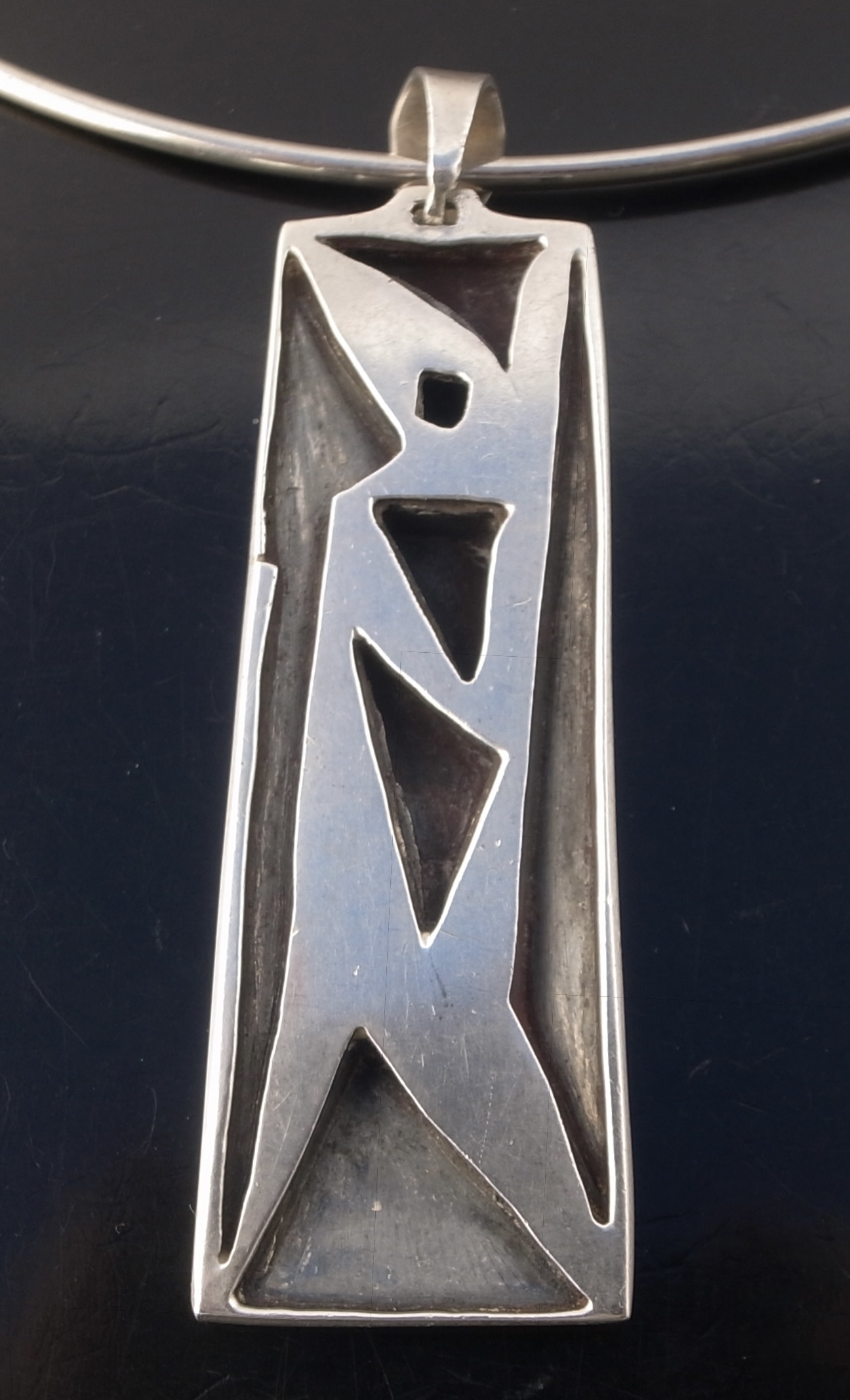 CF (maker unknown), silver cast drop pendant on a neck ring, country unknown, circa 1975 (Ref S+2442) SOLD - Image 5