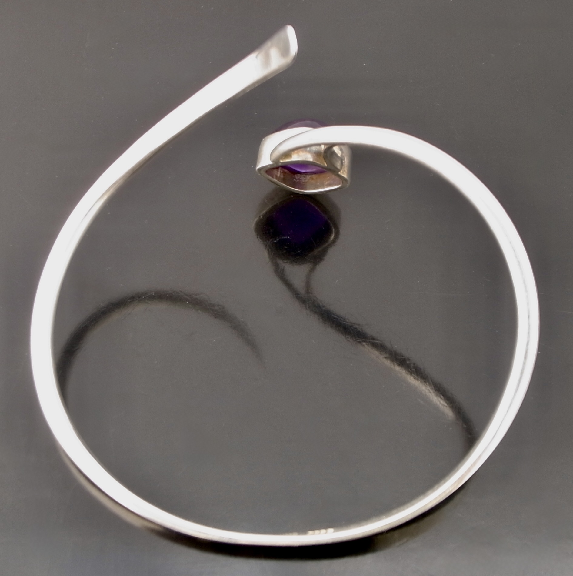 Knud Hejl, amethyst set silver by pass torc bangle, Denmark, circa 1970 (Ref S+2451) - Image 4