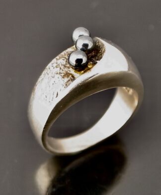 Niels Erik From, three stone hematite set silver ring, Denmark, circa 1985 (Ref S+2476) SOLD