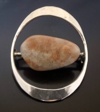 Tone Vigeland, for Norway Plus Designs, silver agate pebble brooch, Norway, circa 1965 (Ref S+2485)