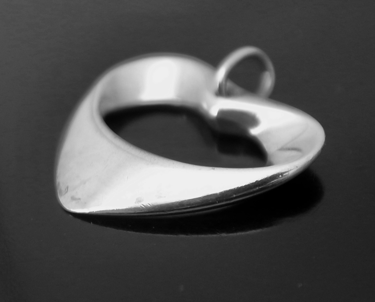 Henning Koppel for Georg Jensen, silver Artist heart pendant for 2008, Denmark, circa 2008 (Ref S+2535) SOLD - Image 3