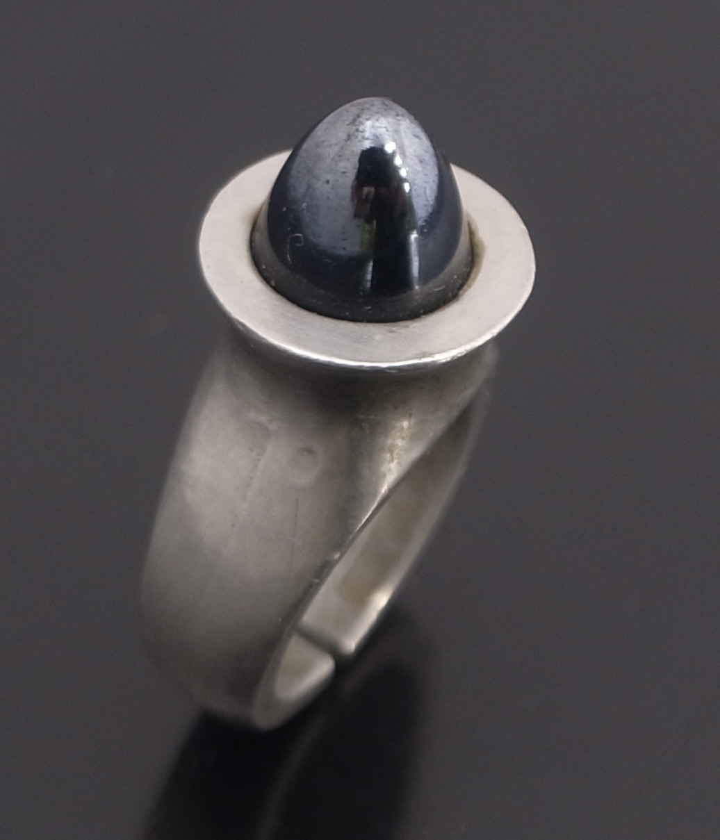 Jorgen Jensen, unusual hematite set modernist pewter ring, Denmark, circa 1970 (Ref S+2531) SOLD - Image 3