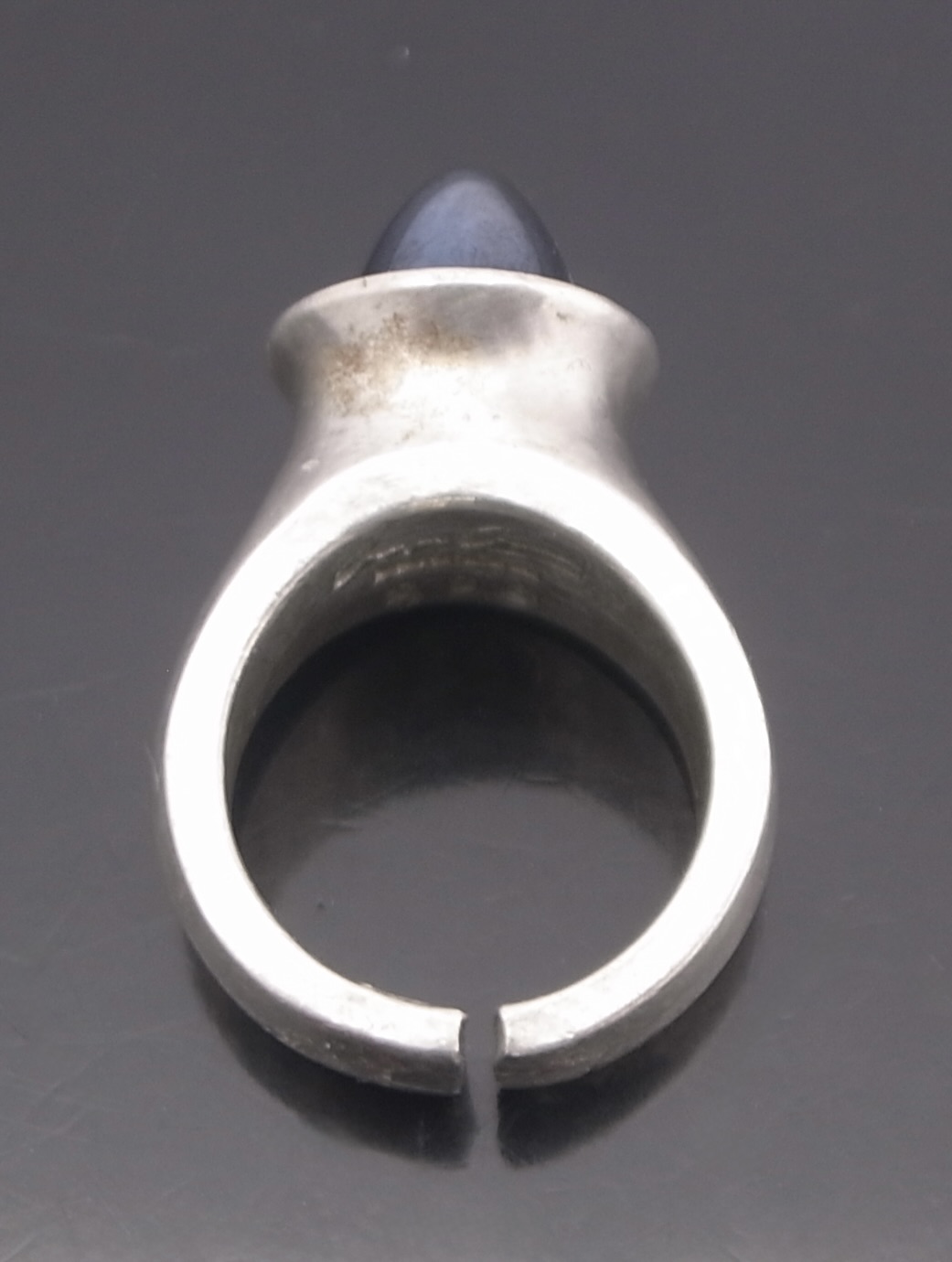 Jorgen Jensen, unusual hematite set modernist pewter ring, Denmark, circa 1970 (Ref S+2531) SOLD - Image 5