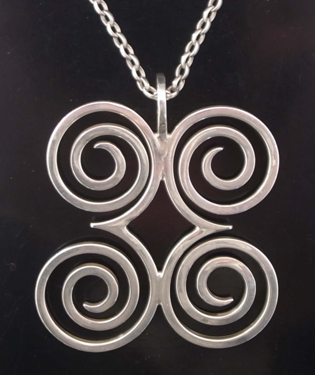 Wally Morgan (Designs) Ltd, large silver pendant on chain, Sheffield 1971 (S+2444) SOLD